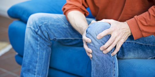 sakit lutut ngilu - Klinik Pratama dengan Keunggulan Fisioterapi