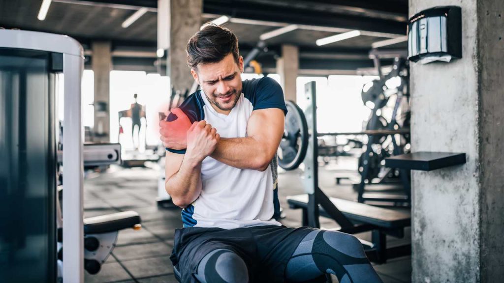 Pengobatan Cedera Bahu Saat Gym